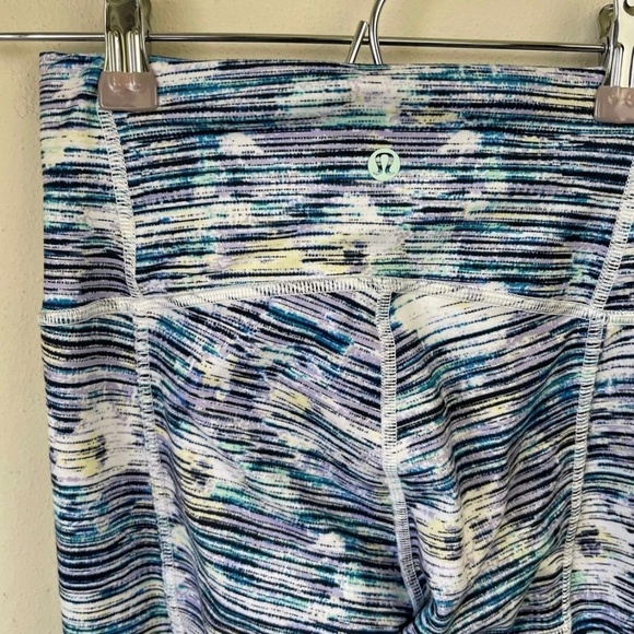 Lululemon True Self Crop II Blurry Belle Multi - Picture 12 of 12